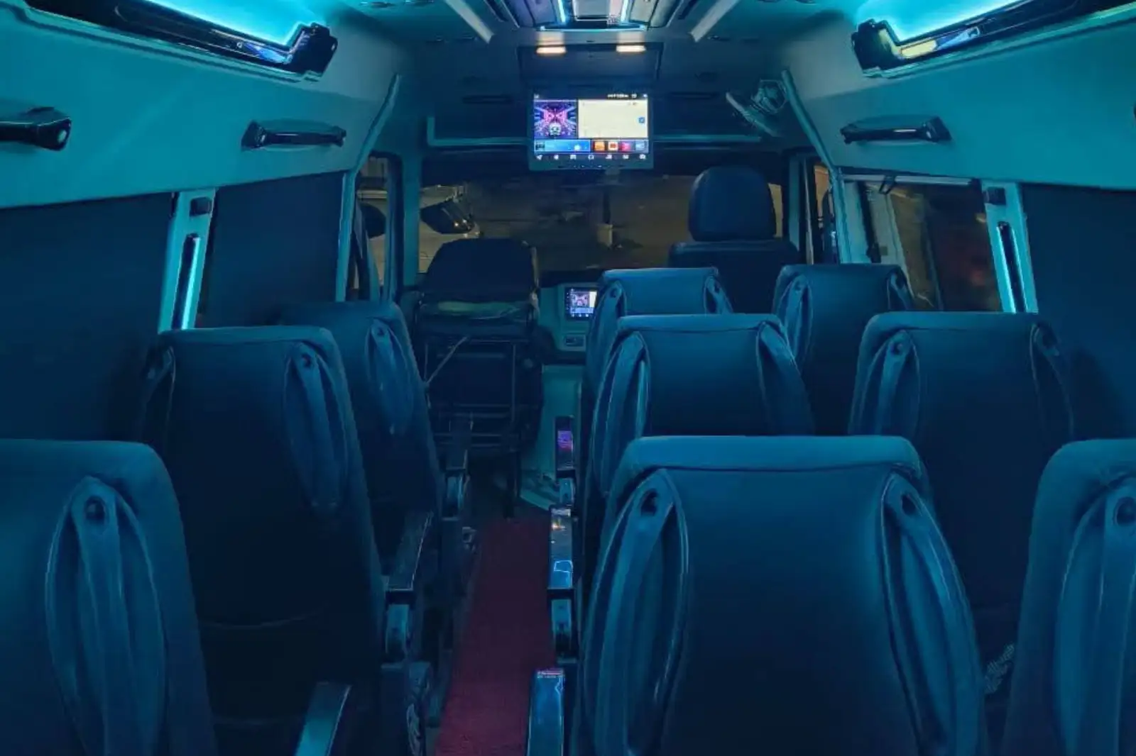9 Seater Tempo Traveller